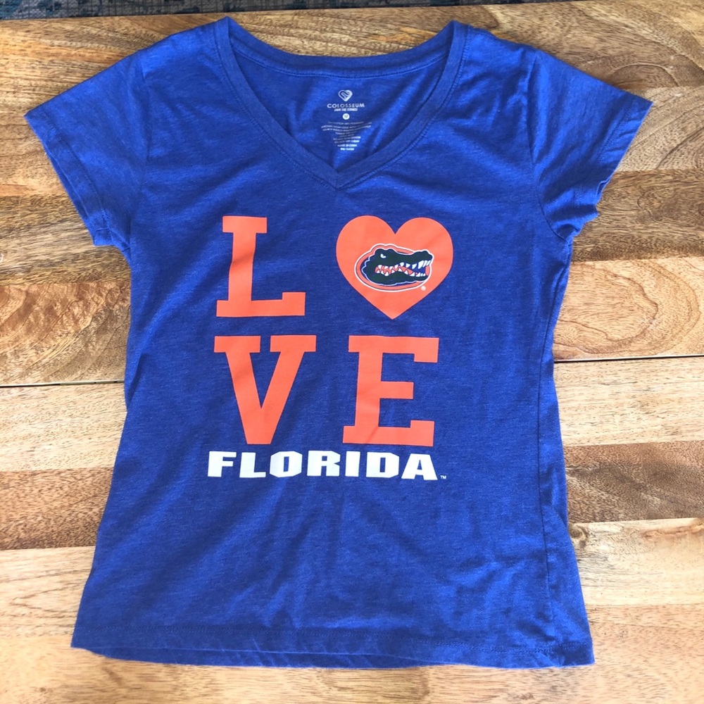 University of Florida Tee- V-neck M